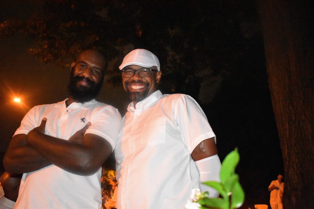 Men at Diner en Blanc