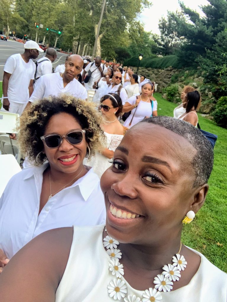 brown girl diner en blanc 19 table leader