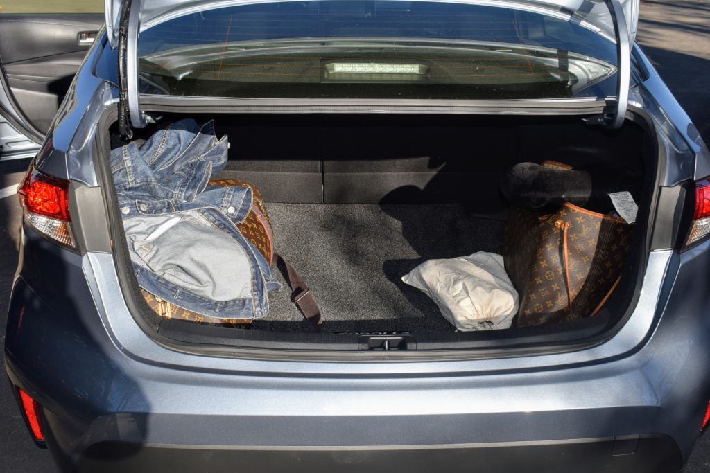 toyota corolla hybrid trunk space