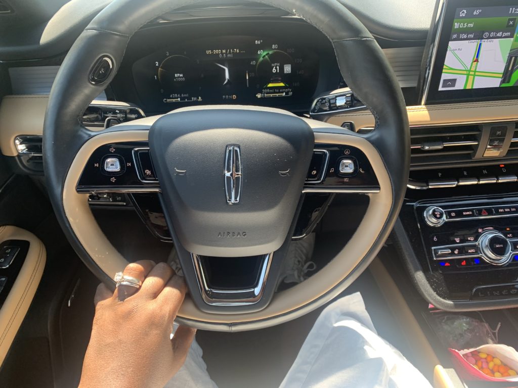 Lincoln Corsair offers comforts and convenience with a lots of tech options.
