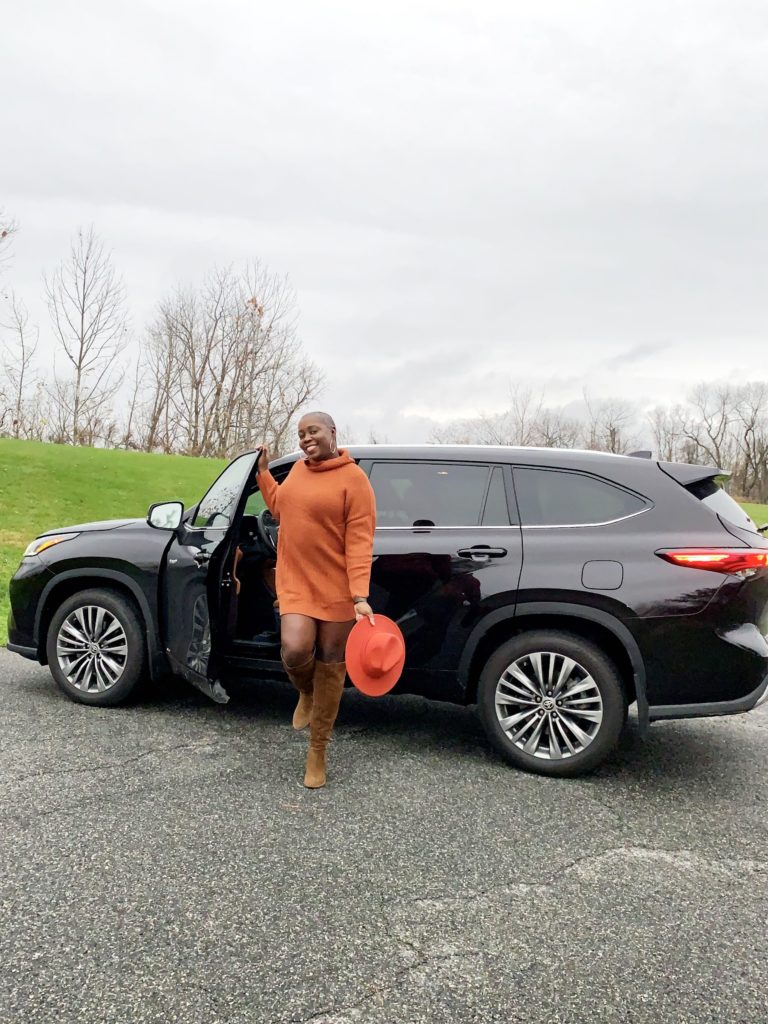 brown skinned girl toyota highlander